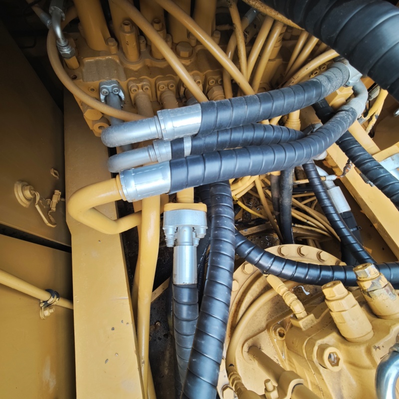 Caterpillar 330D2L image 11
