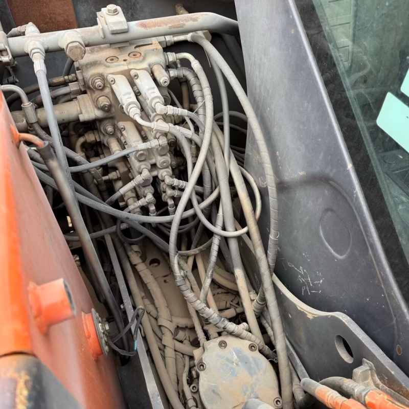 Hitachi 60 image 10