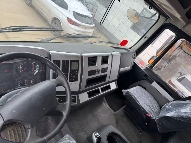 Shacman F3000 6×4 Dump Truck image 12