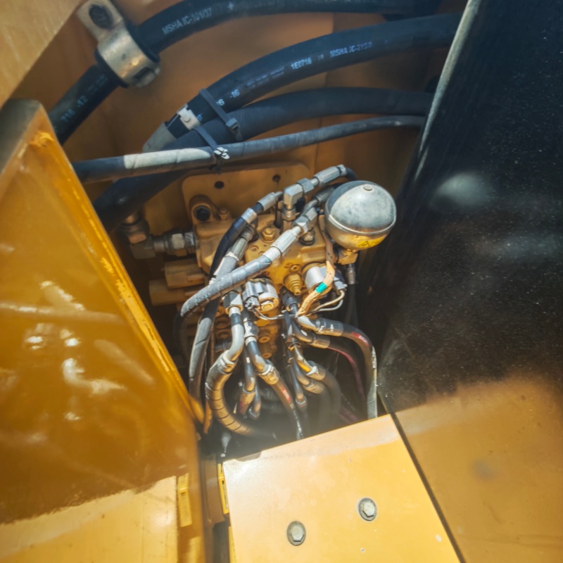 Caterpillar 305.5E2 image 11