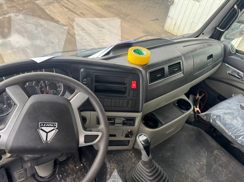 Sinotruk Hohan 6×4 Dump Truck image 12