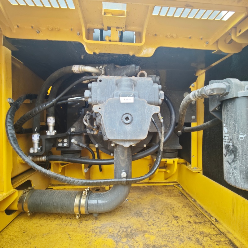 Komatsu 350 image 13