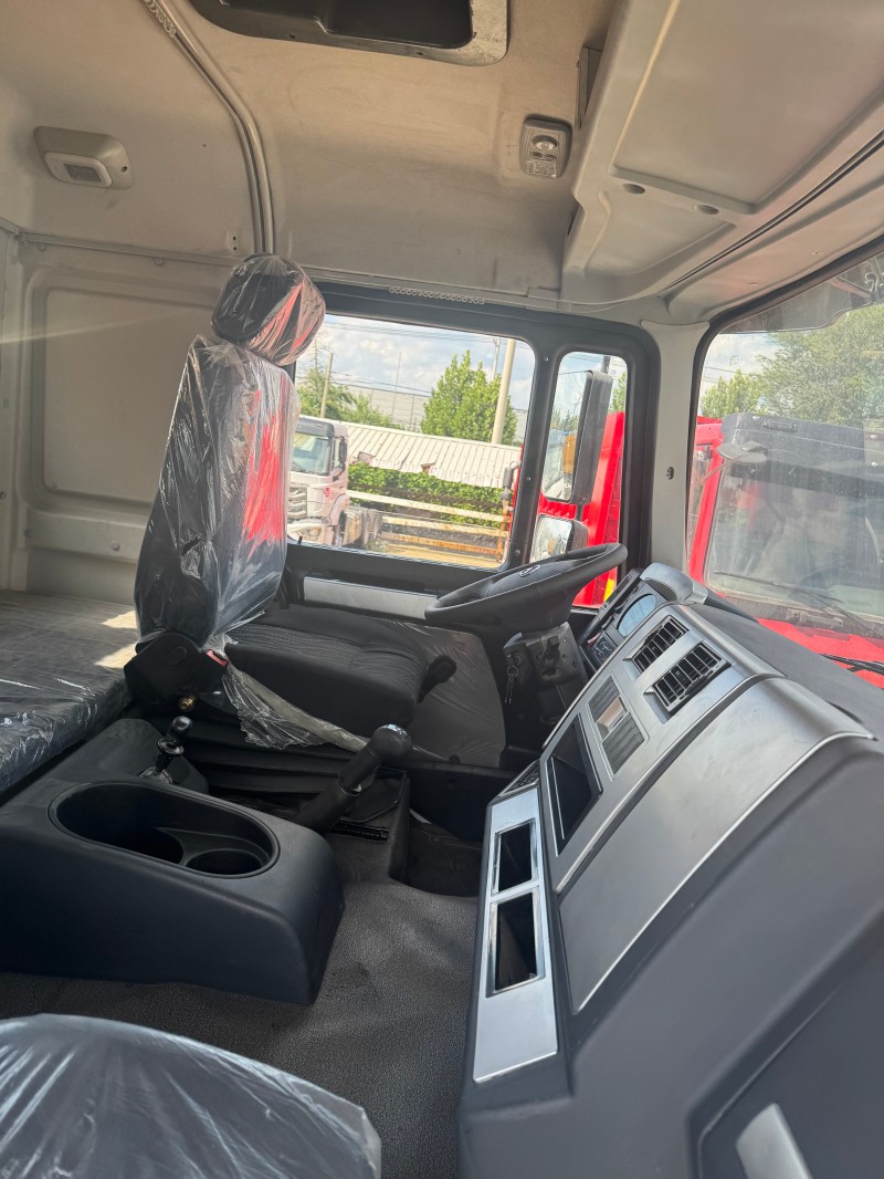 Shacman F3000 6×4 Truck-Mounted Crane image 14
