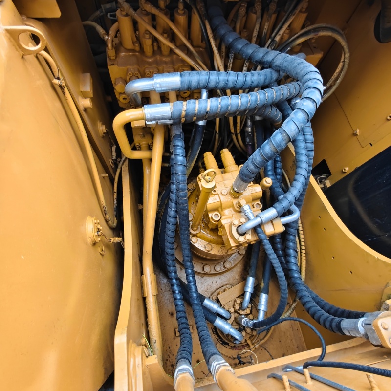Caterpillar 323D2L image 11