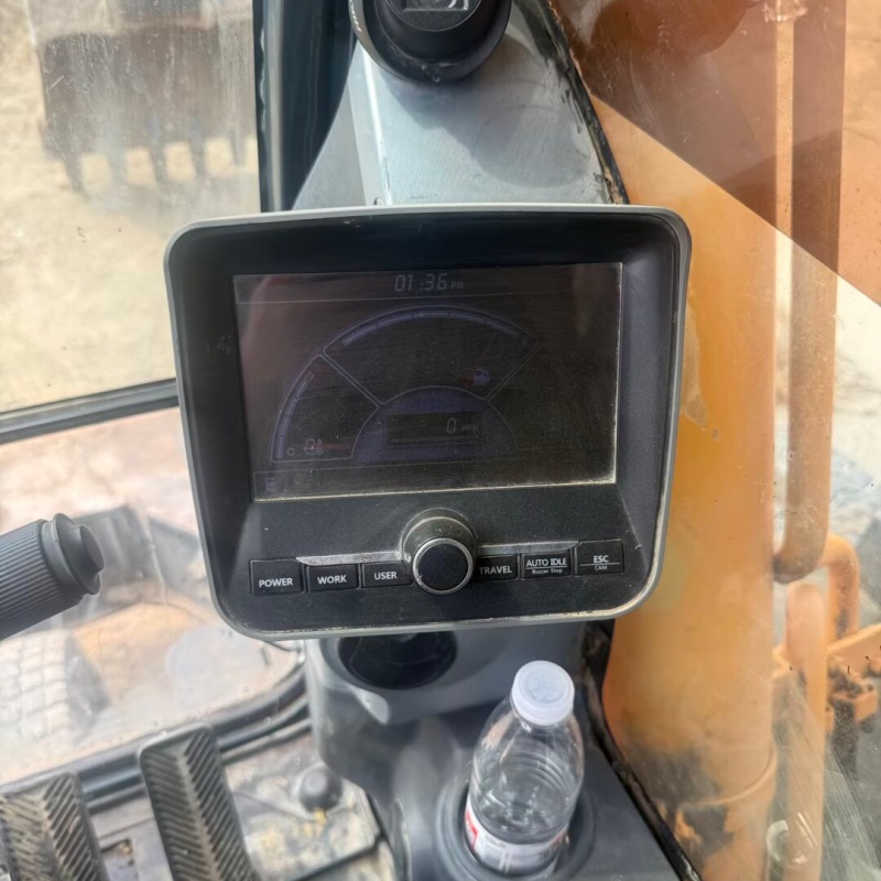 Hyundai 210 Wheeled Excavator image 13