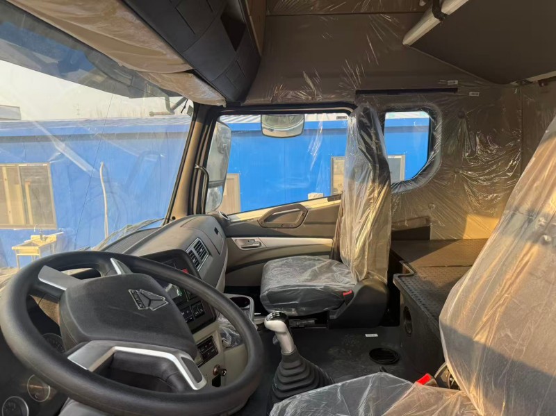 HOHAN 6×4 Van Truck image 14