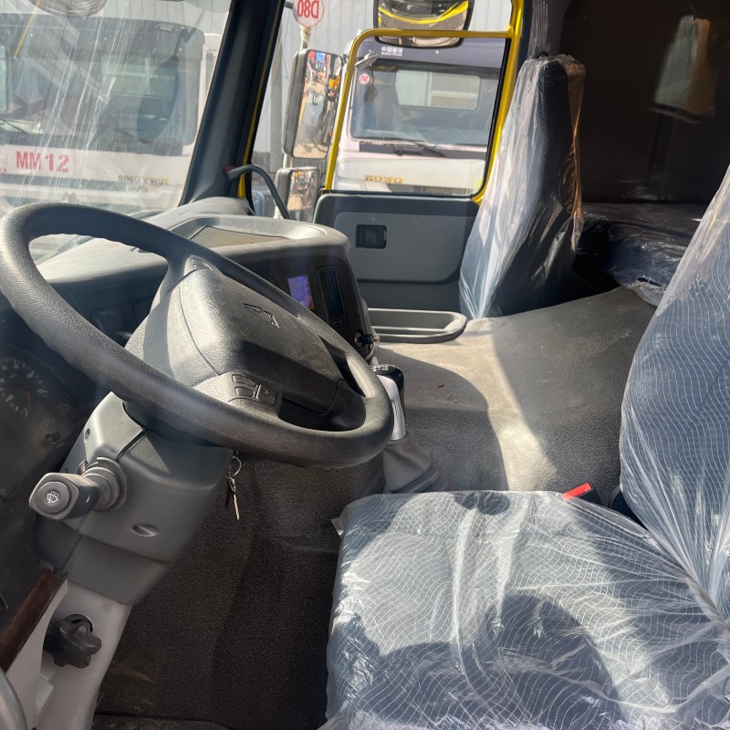 HOWO 4×2 Sewage Suction Truck image 14
