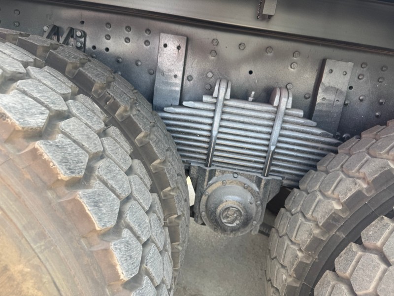 Shacman F3000 6×4 Truck-Mounted Crane image 15
