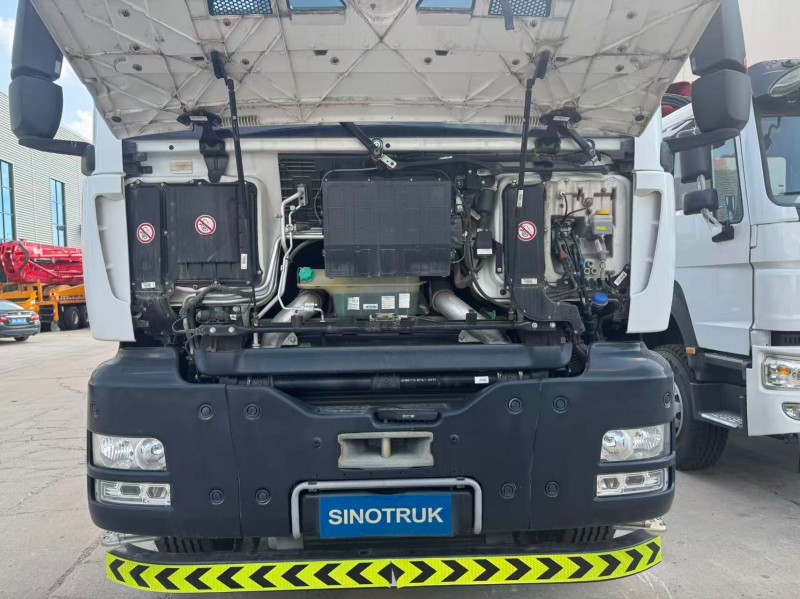 Sinotruk SITRAK 8×4 Chassis in White image 15