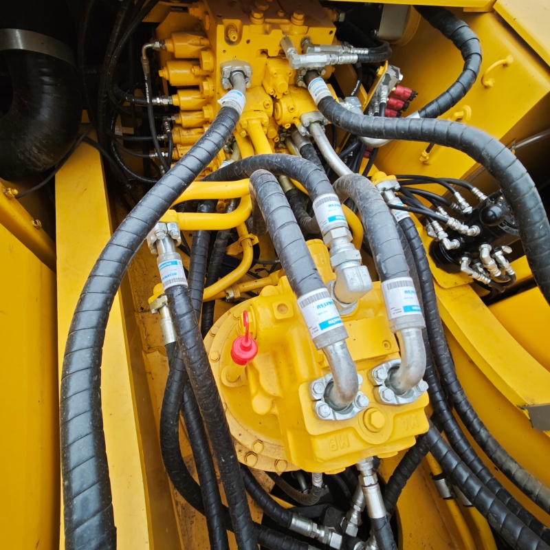 Komatsu 350 image 15