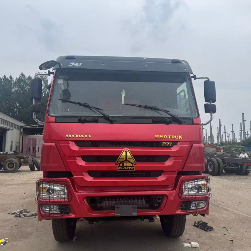 Sinotruk HOWO 6×4 Dump Truck in Red