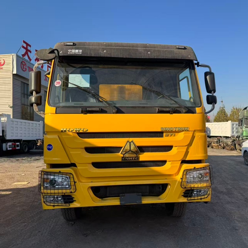 Sinotruk HOWO 6×4 Dump Truck in Yellow