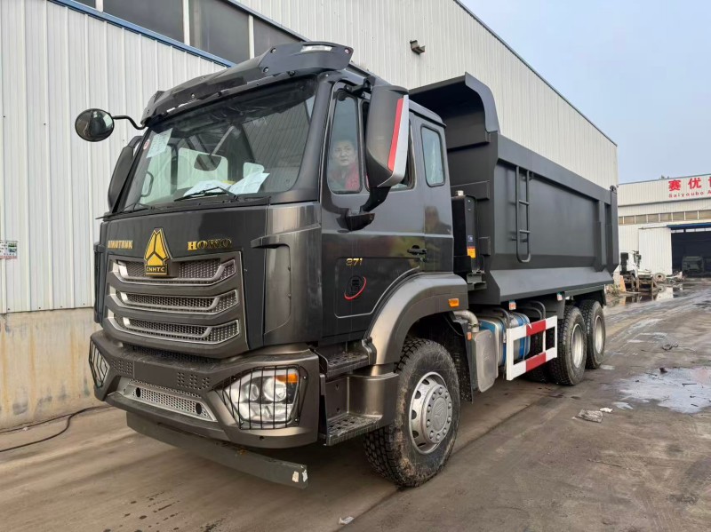 Sinotruk Hohan 6×4 Dump Truck image 3