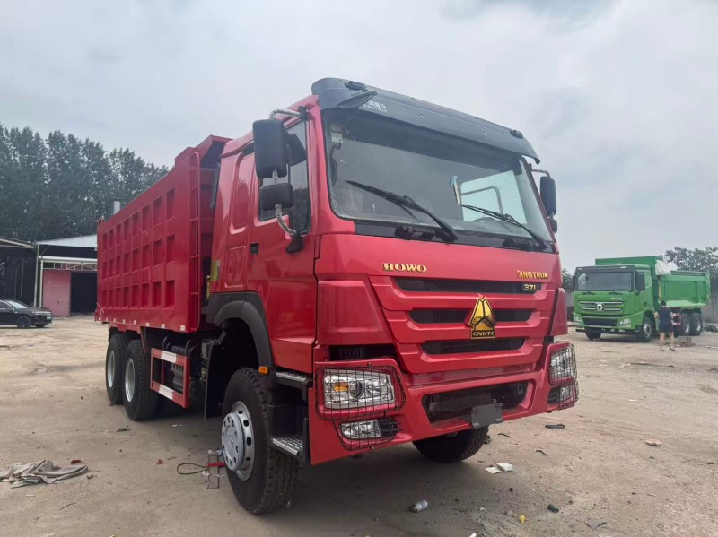 Sinotruk HOWO 6×4 Dump Truck in Red image 3