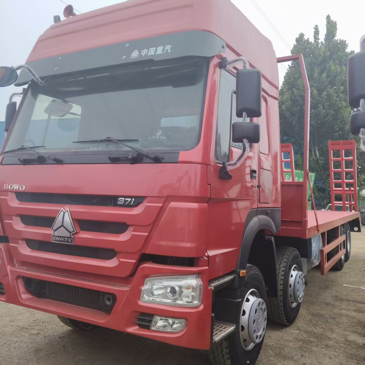 Sinotruk HOWO 8×4 Flatbed Truck image 2