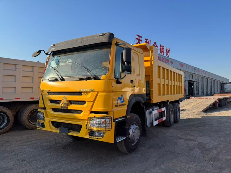 Sinotruk HOWO 6×4 Dump Truck in Yellow image 3