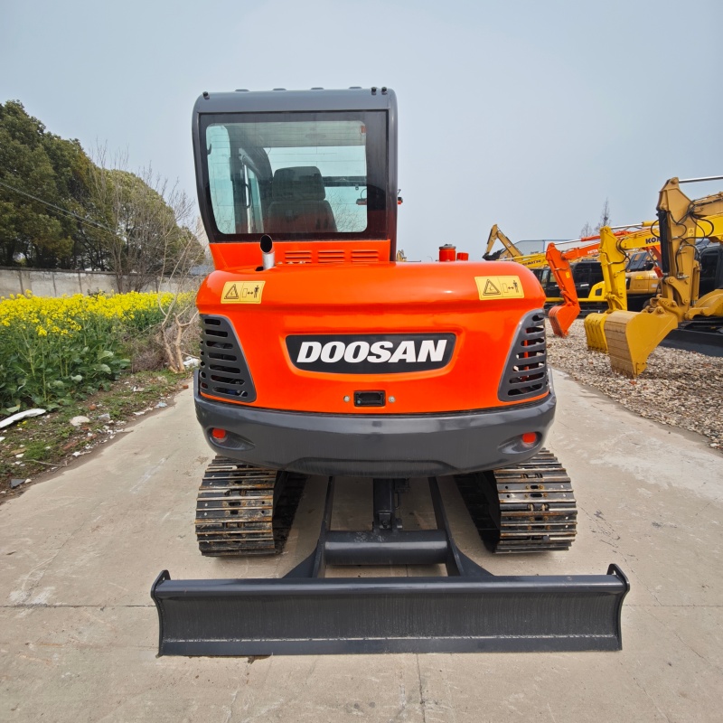 Doosan  DX60 image 3