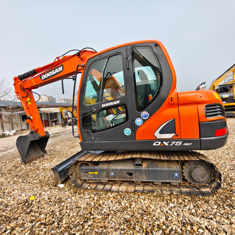 Doosan  DX75 image 3