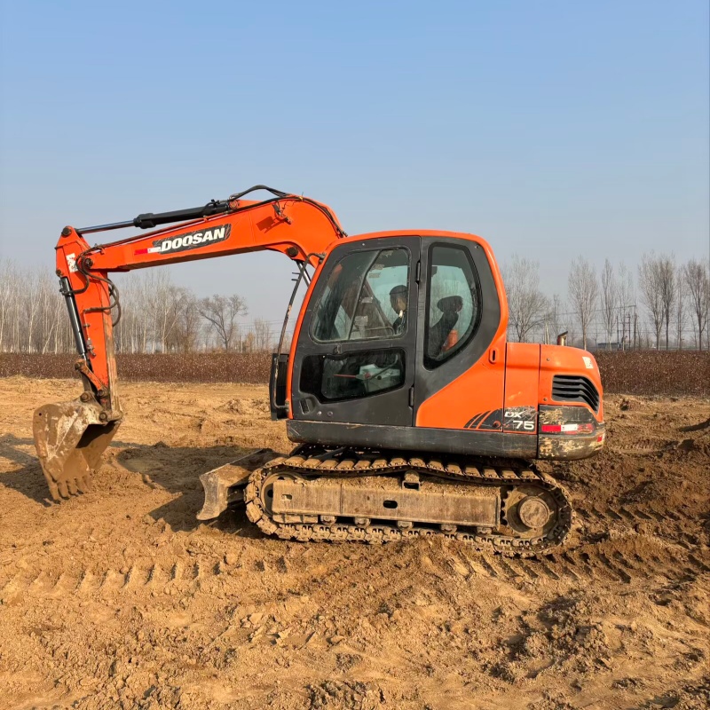 Doosan DX75（2）