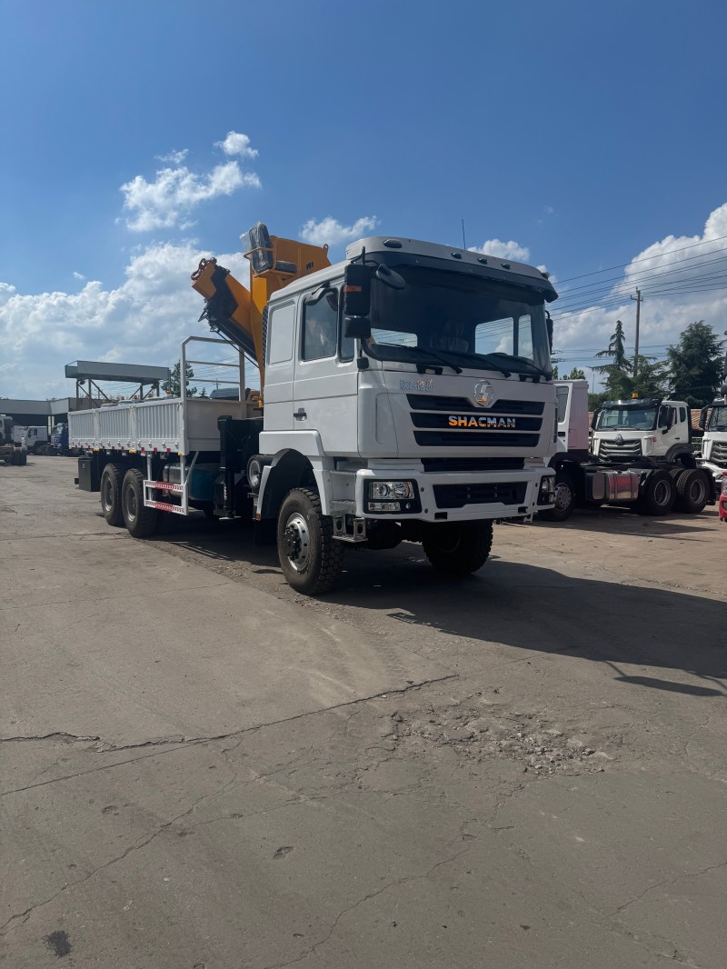 Shacman F3000 6×4 Truck-Mounted Crane image 3