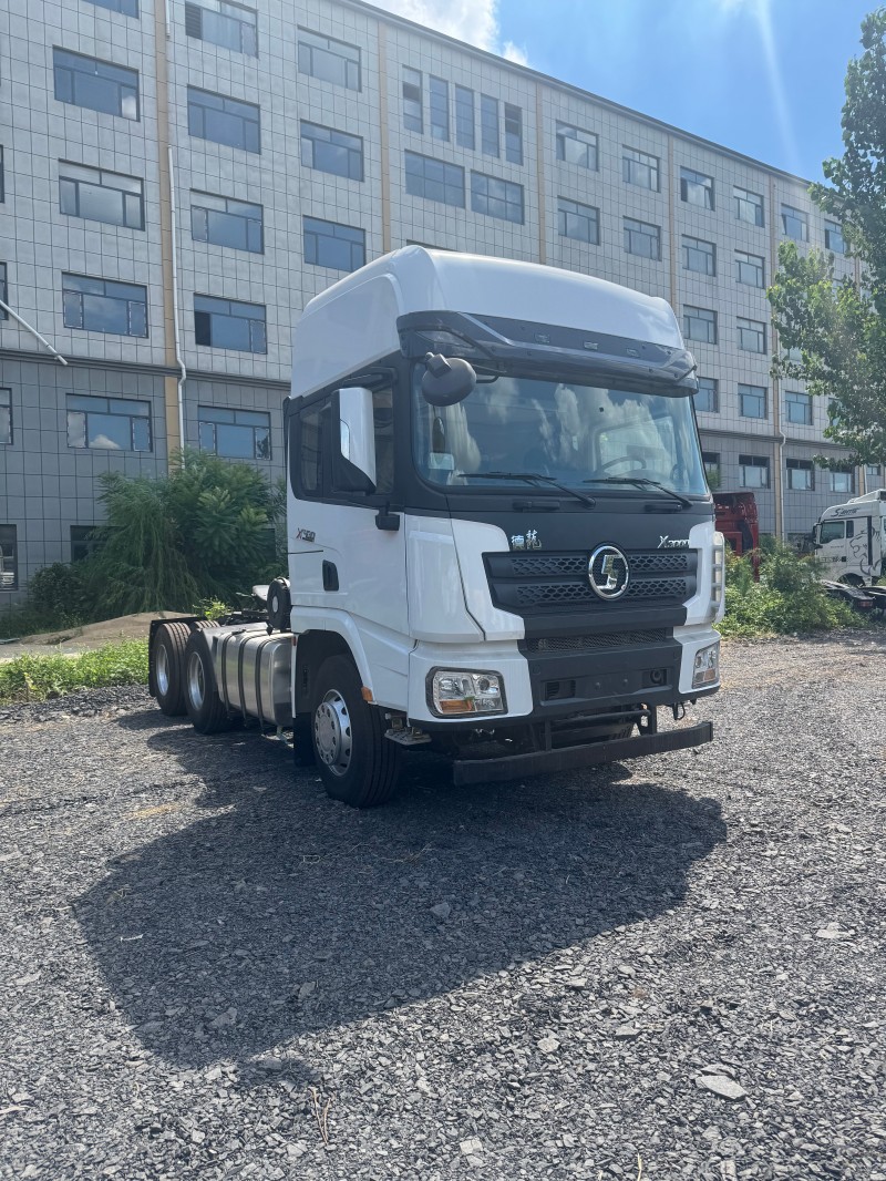 Shacman X3000 6×4 Tractor Truck image 4