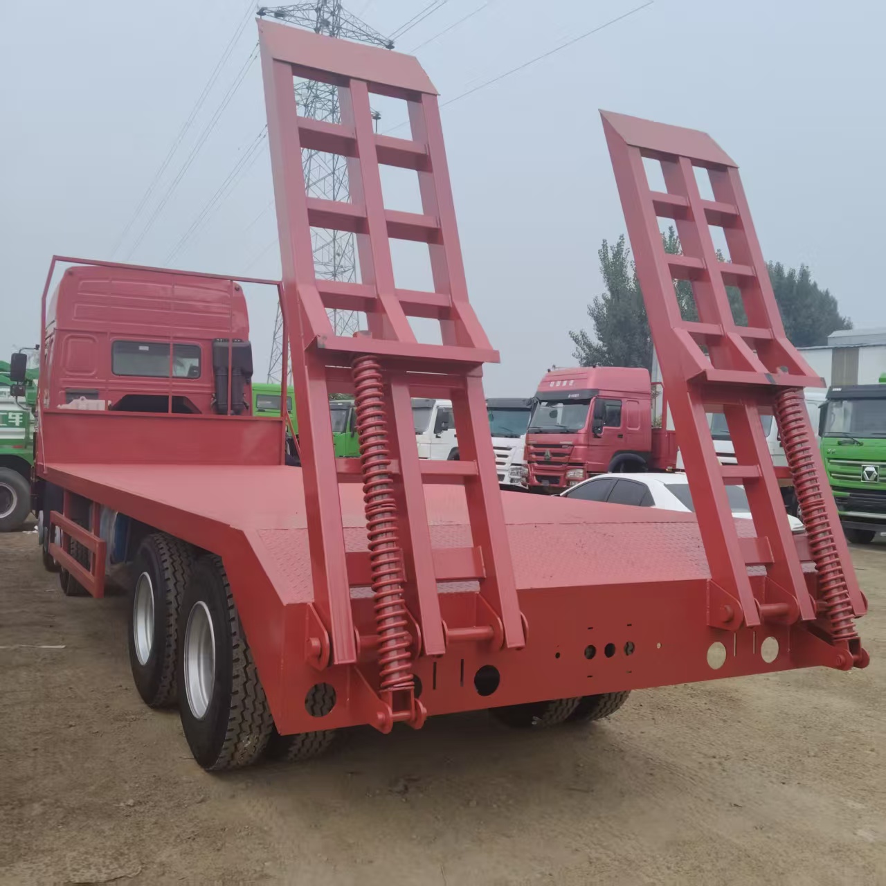 Sinotruk HOWO 8×4 Flatbed Truck image 3
