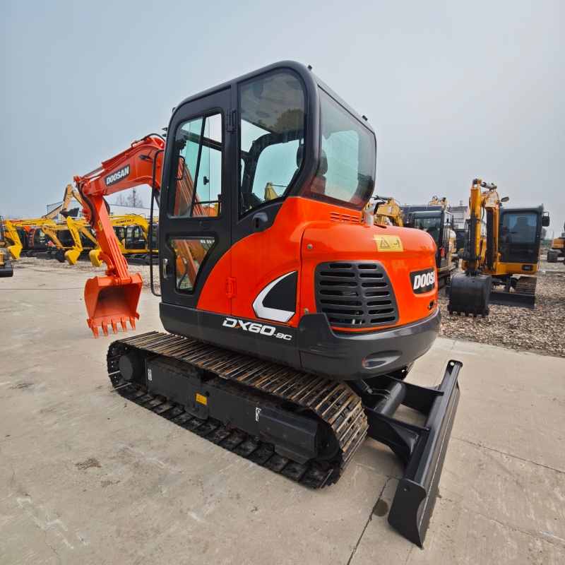 Doosan  DX60 image 4
