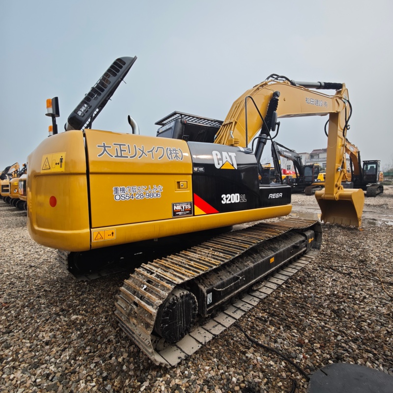 Caterpillar 320D2L image 4