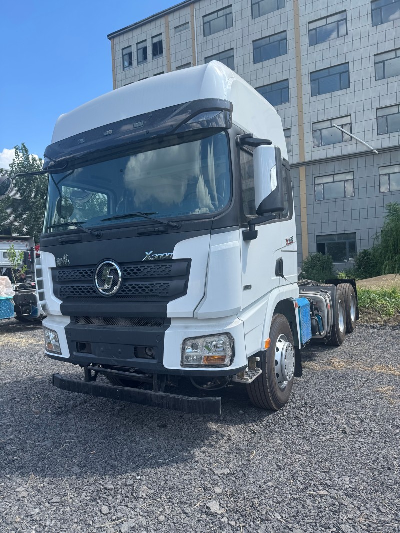 Shacman X3000 6×4 Tractor Truck image 5