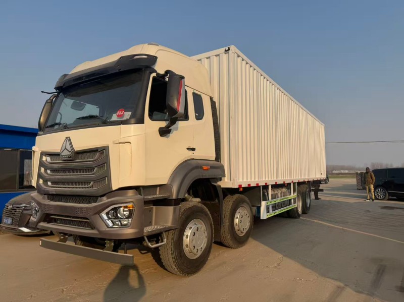 HOHAN 6×4 Van Truck image 4