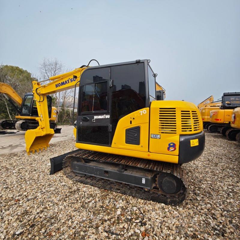 Komatsu 70 image 3