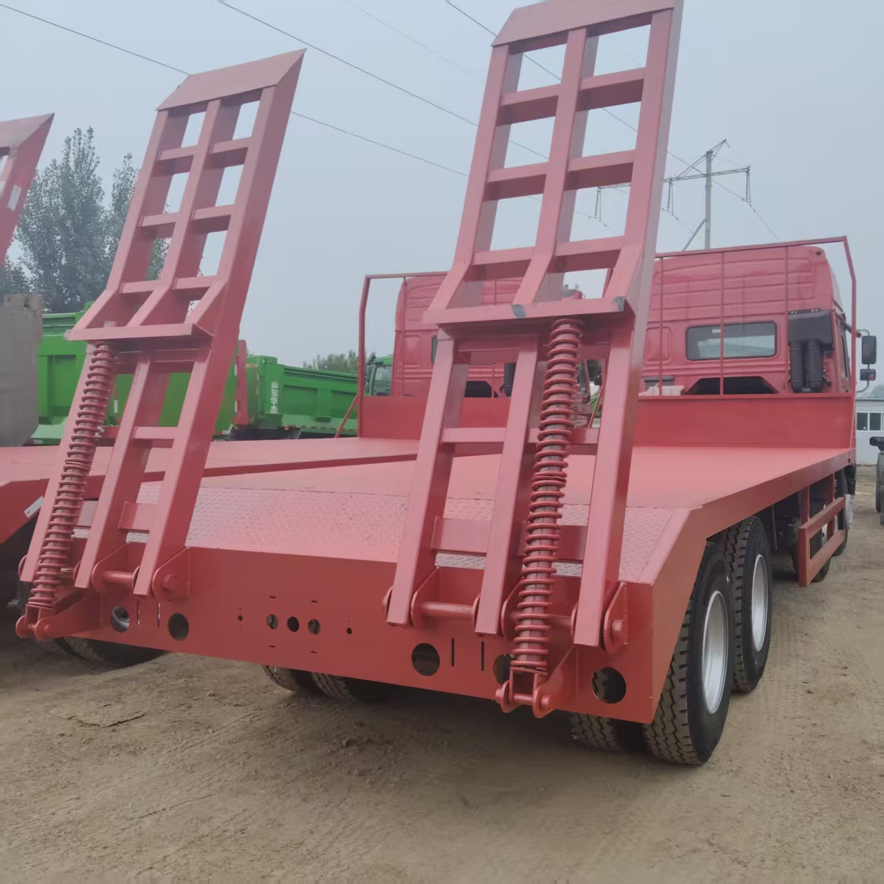 Sinotruk HOWO 8×4 Flatbed Truck image 4