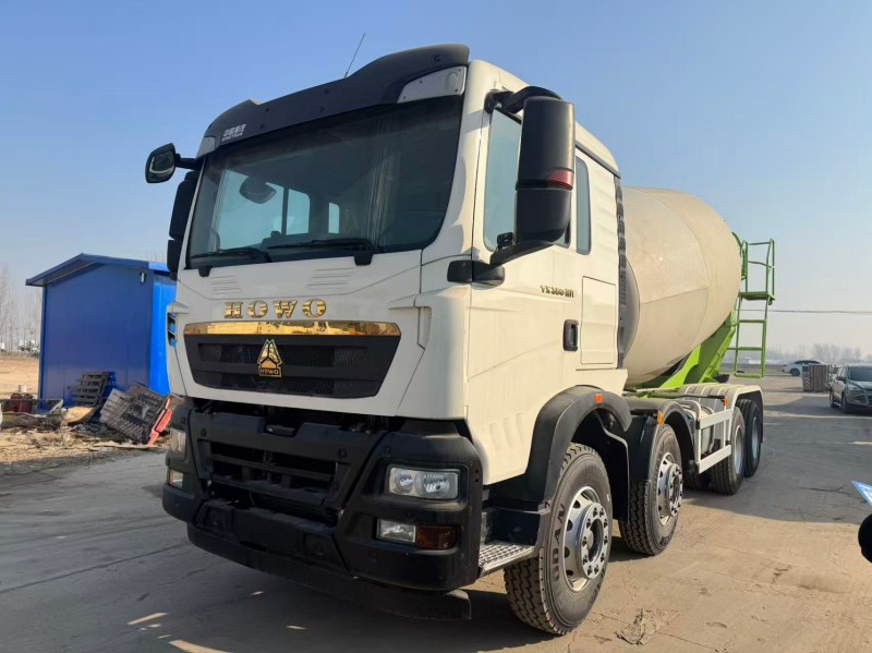 Sinotruk HOWO TX 8×4 Mixer Truck image 5