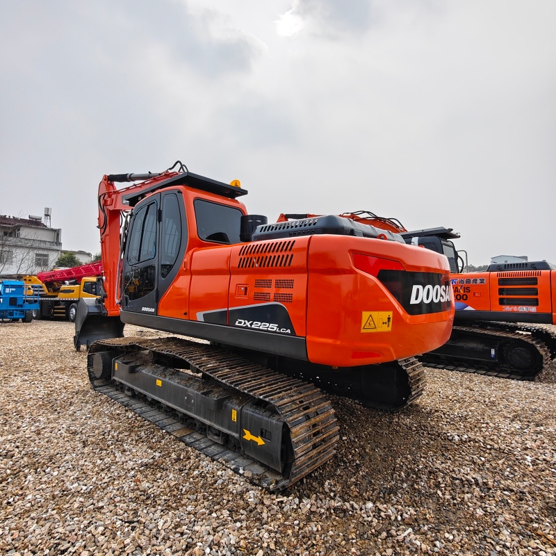 Doosan DX225 image 3