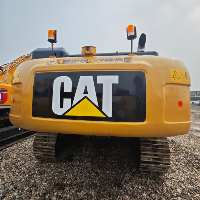 Caterpillar 330D2L image 6