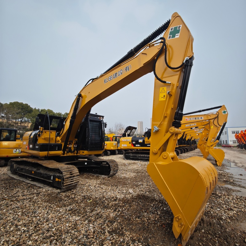 Caterpillar 320D2L image 3