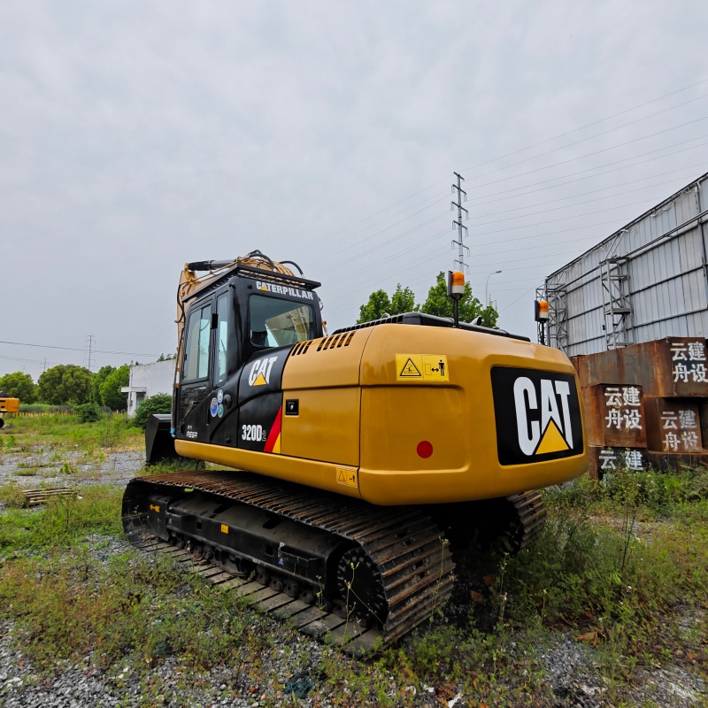 Caterpillar  320D2 image 3