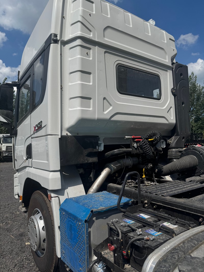 Shacman X3000 6×4 Tractor Truck image 6