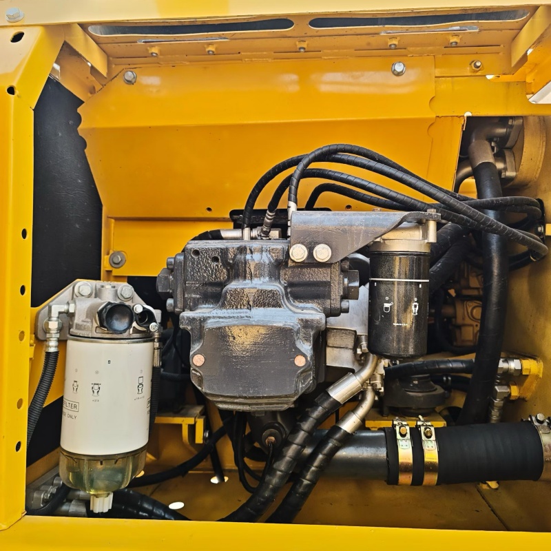 Komatsu 200 image 5