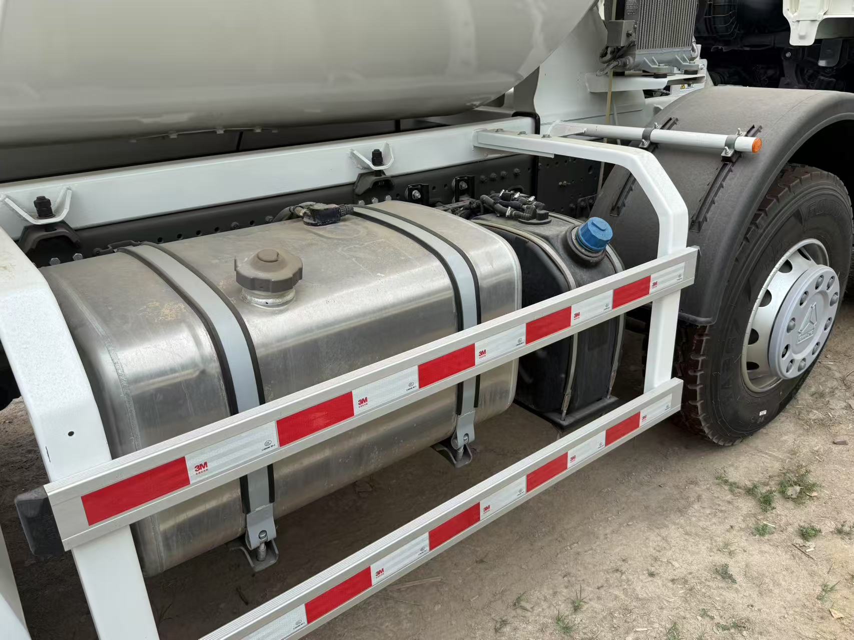 Sinotruk HOWO TX 8×4 Mixer image 6
