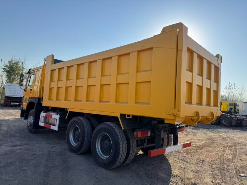 Sinotruk HOWO 6×4 Dump Truck in Yellow image 6