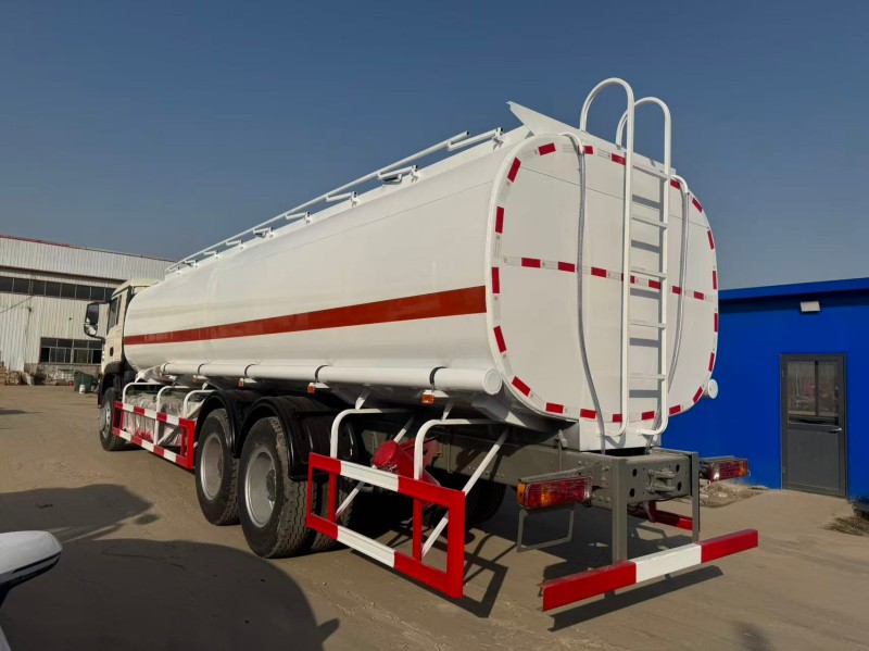 Sinotruk HOWO TX 6×4 Oil Tanker Truck image 6