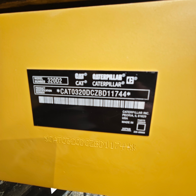 Caterpillar 320D2L image 6