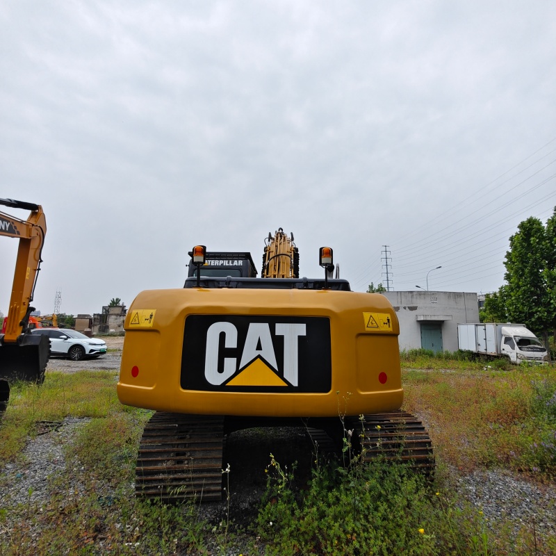 Caterpillar  320D2 image 4