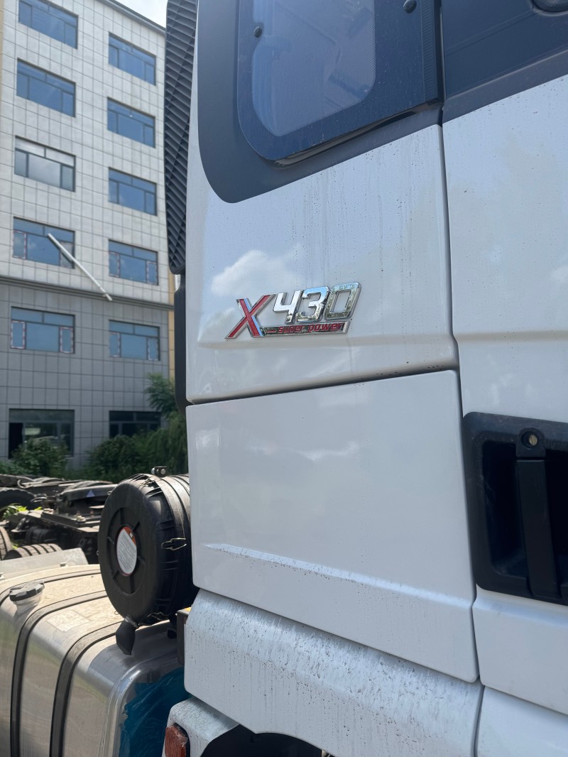 Shacman X3000 6×4 Tractor Truck image 7