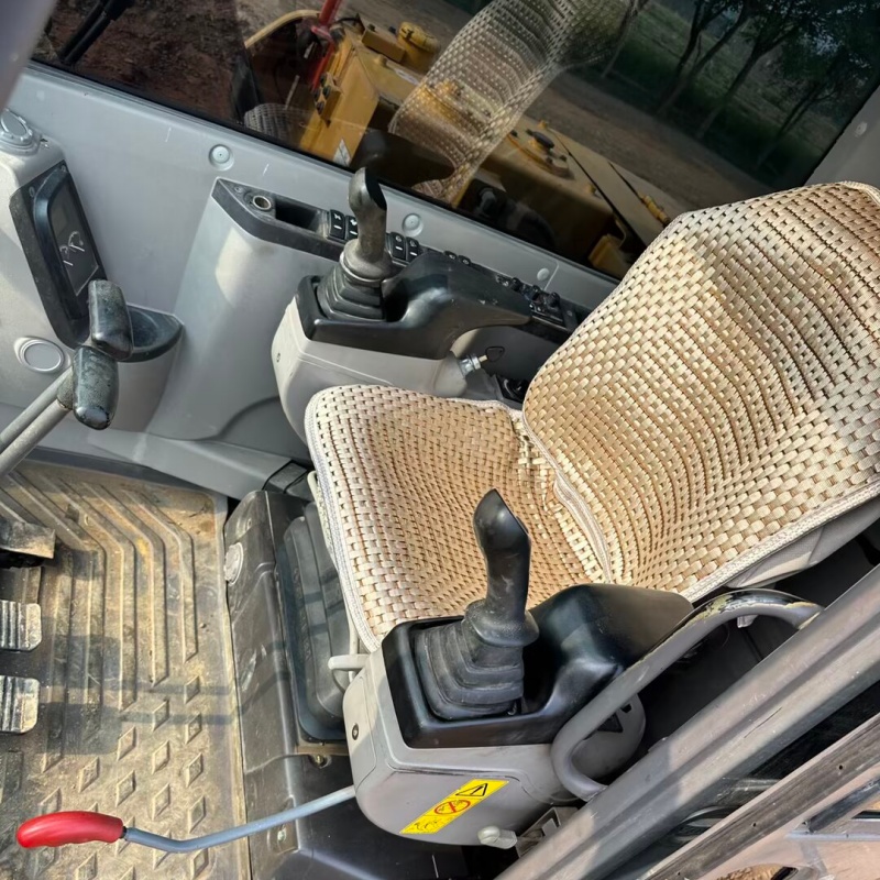Volvo 80 image 11