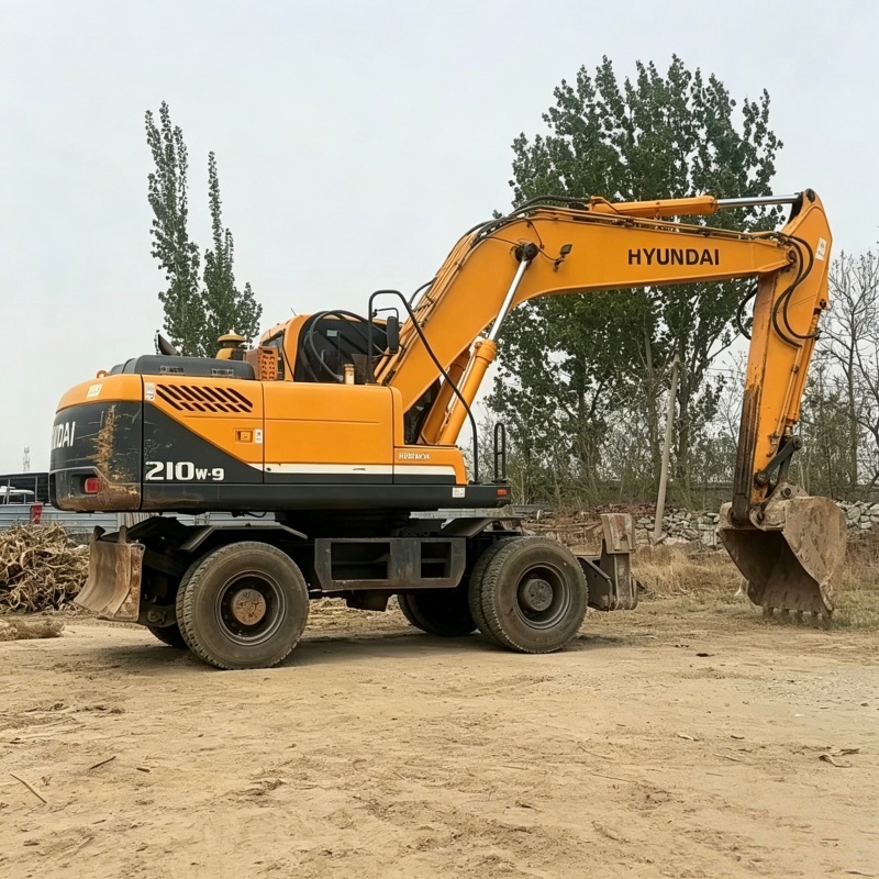 Hyundai 210 Wheeled Excavator image 6