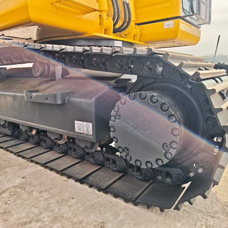 Komatsu 200 image 6