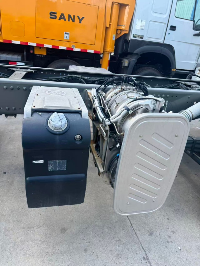 Sinotruk SITRAK 8×4 Chassis in White image 7