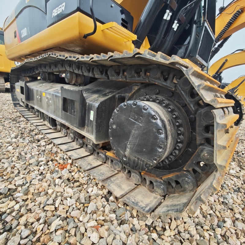 Caterpillar 330D2L image 8